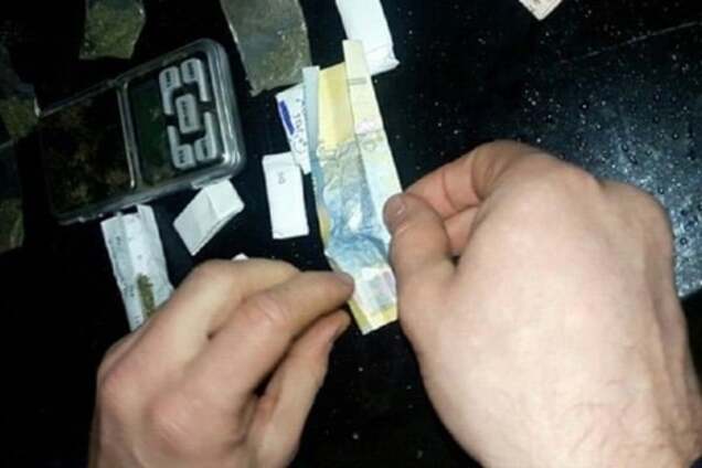 Стоп, наркотик: в Киеве полиция задержала молодого торговца 'дурью'