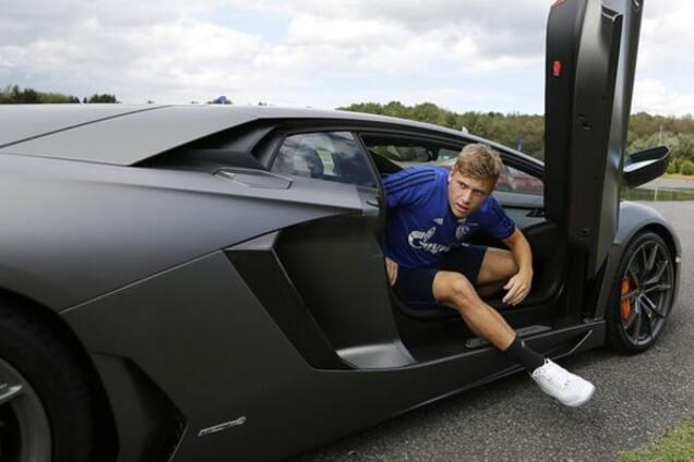 Футболист сборной Германии разбил авто за 600 тысяч евро