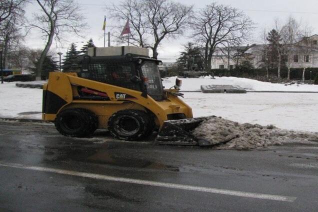 Эксперт сравнил уборку снега в Киеве и в других странах