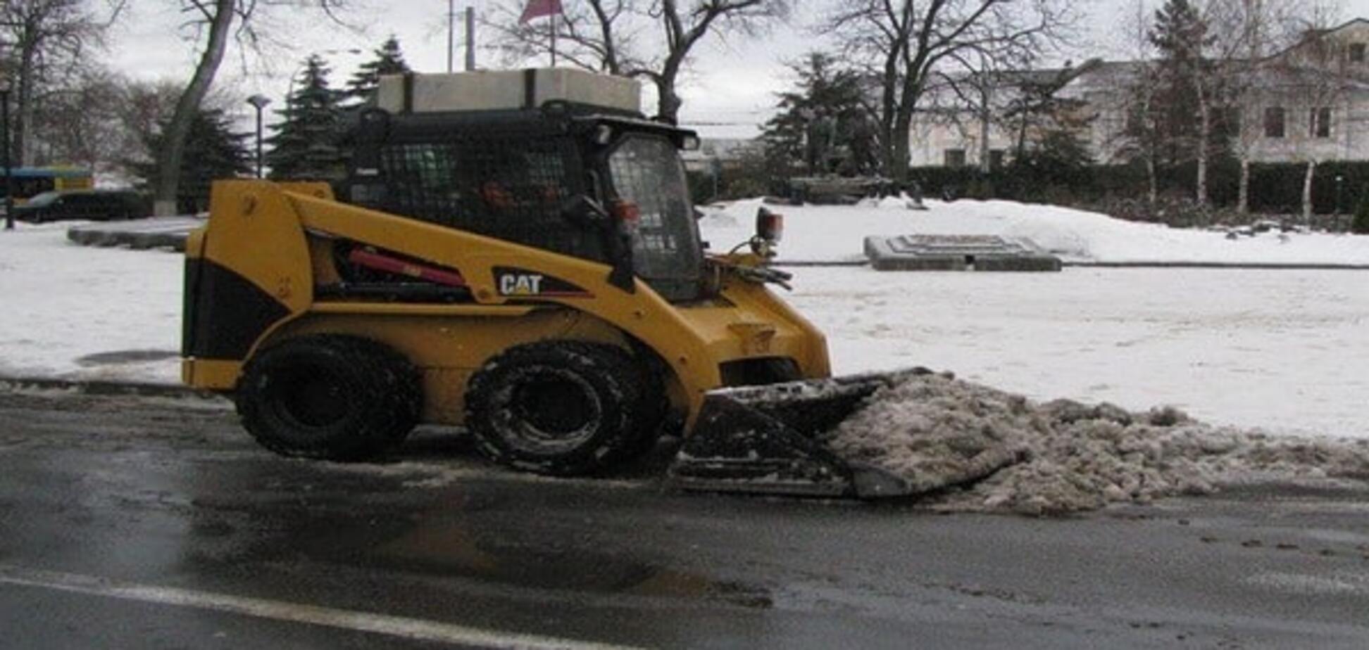 Эксперт сравнил уборку снега в Киеве и в других странах