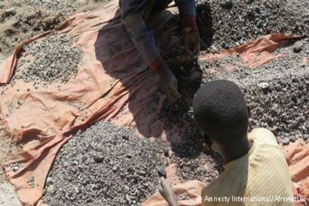 AI: Діти в Конго видобувають кобальт, який використовують у смартфонах
