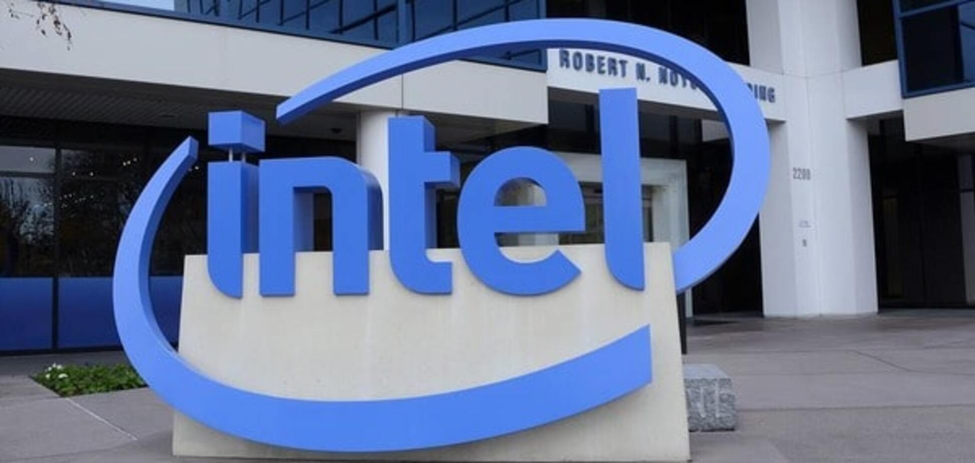 Intel сообщает о сокращении чистой прибыли за 2015 год