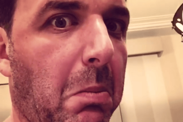 'Ходячие мертвецы': муж Собчак показал жену в ванной без макияжа