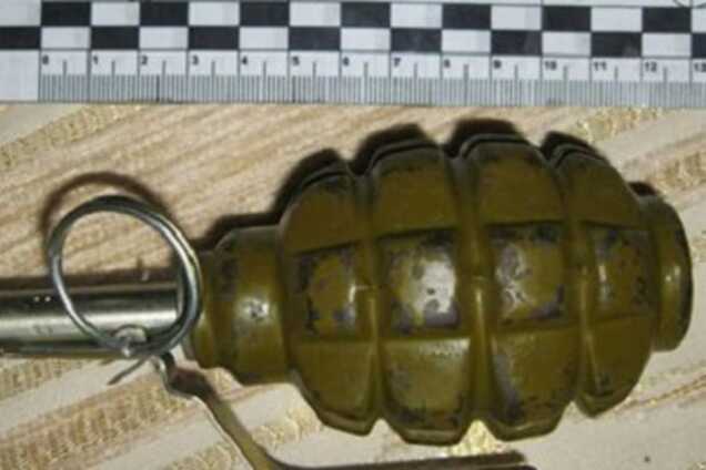 С гранатой в руке: в Киеве задержали опасного пешехода