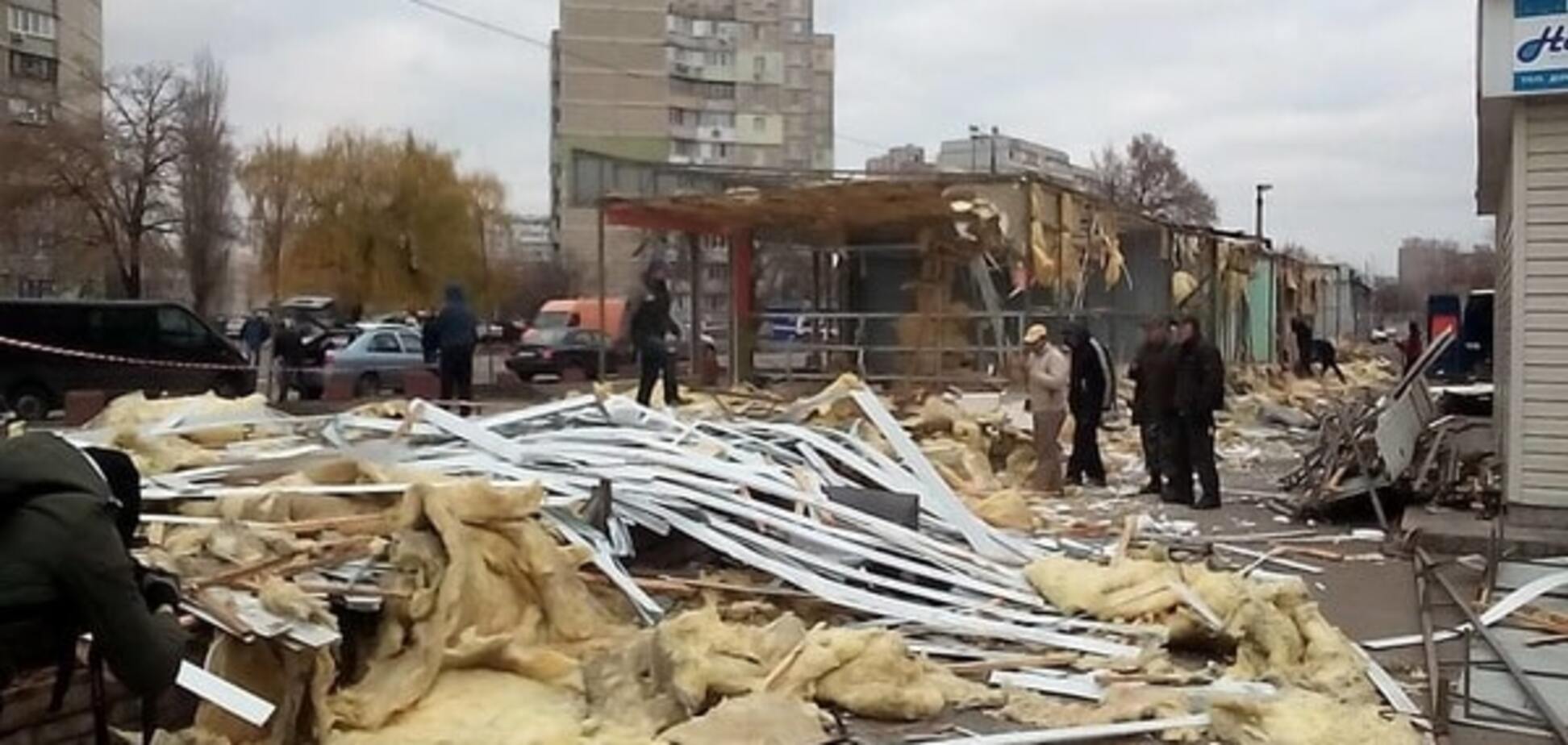 В Киеве массово поддержали петицию о демонтаже МАФов возле метро