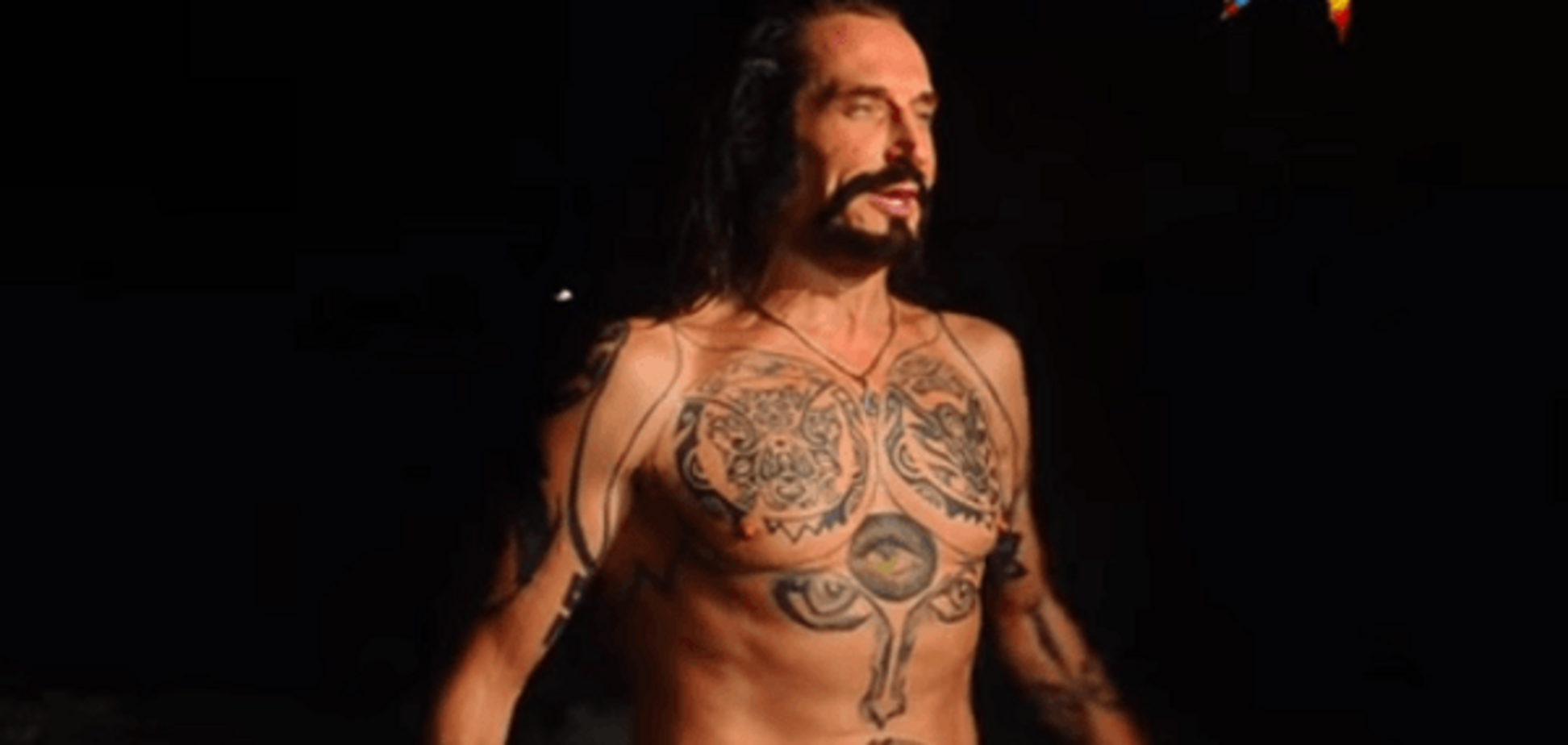 'Всем в прорубь!': Джигурда в кожаных штанах искупался на Крещение