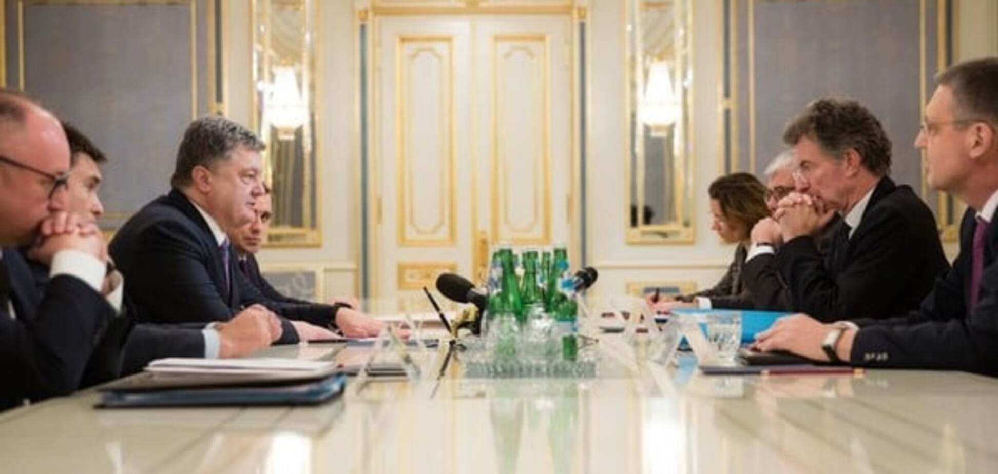 Порошенко оцінив внесок Франції та Німеччини у повернення Криму і Донбасу