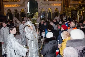 В 14:00 Филарет приедет, чтобы освятить воду в Днепре