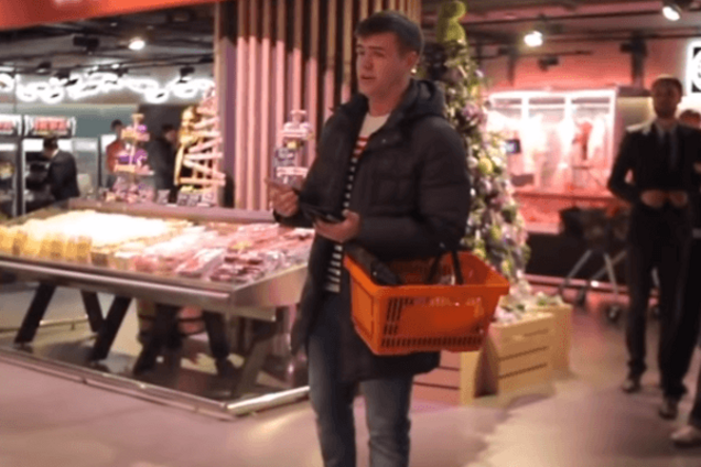 В киевском супермаркете 'продавцы' исполнили оперную арию: видеофакт