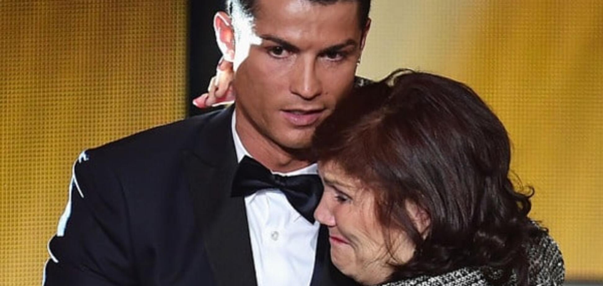 Роналду зробив мамі неймовірний сюрприз на день народження: фото подарунка