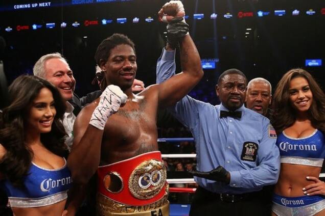 Американцу грозит лишение чемпионского пояса после победы над украинцем