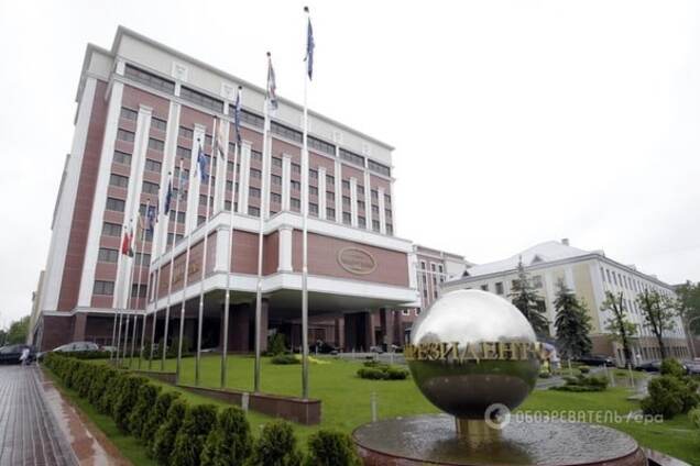 Кучма в Минске: об изменениях в Конституцию Украины говорить невозможно