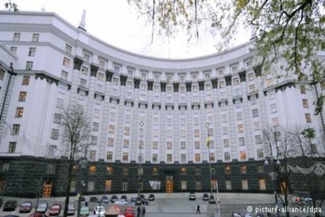 Нові санкції: Україна заборонила імпорт кетчупів, риби і солодощів з Росії