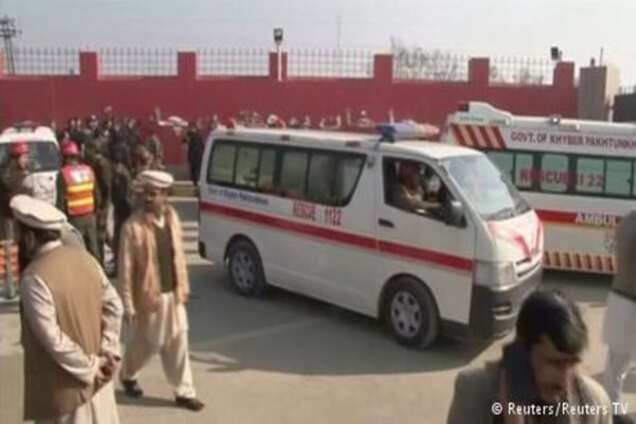 Операцію проти терористів у пакістанському університеті завершено