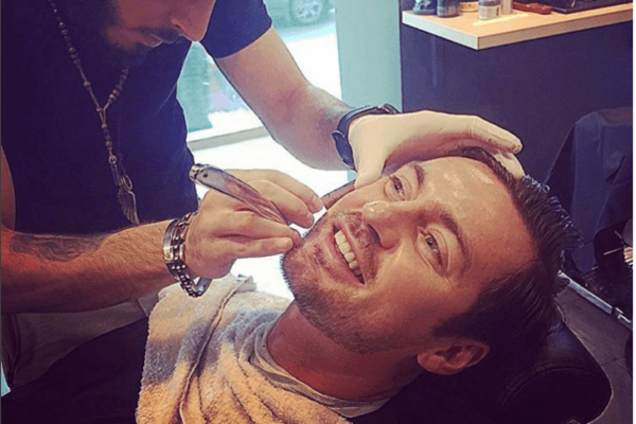 'Лихие ребята'. Милевский показал, как с ним обращаются в парикмахерской: опасное фото