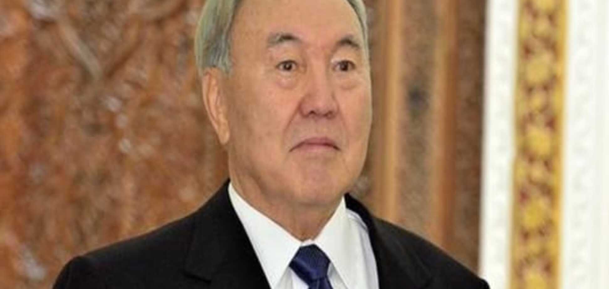 Нурсултан Назарбаєв призначив позачергові вибори до парламенту