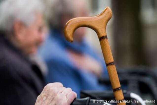 Масовий потік біженців не зможе зупинити старіння населення Німеччини