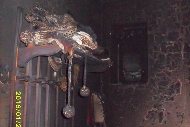 Загорілася ялинка: у київській квартирі сталася пожежа