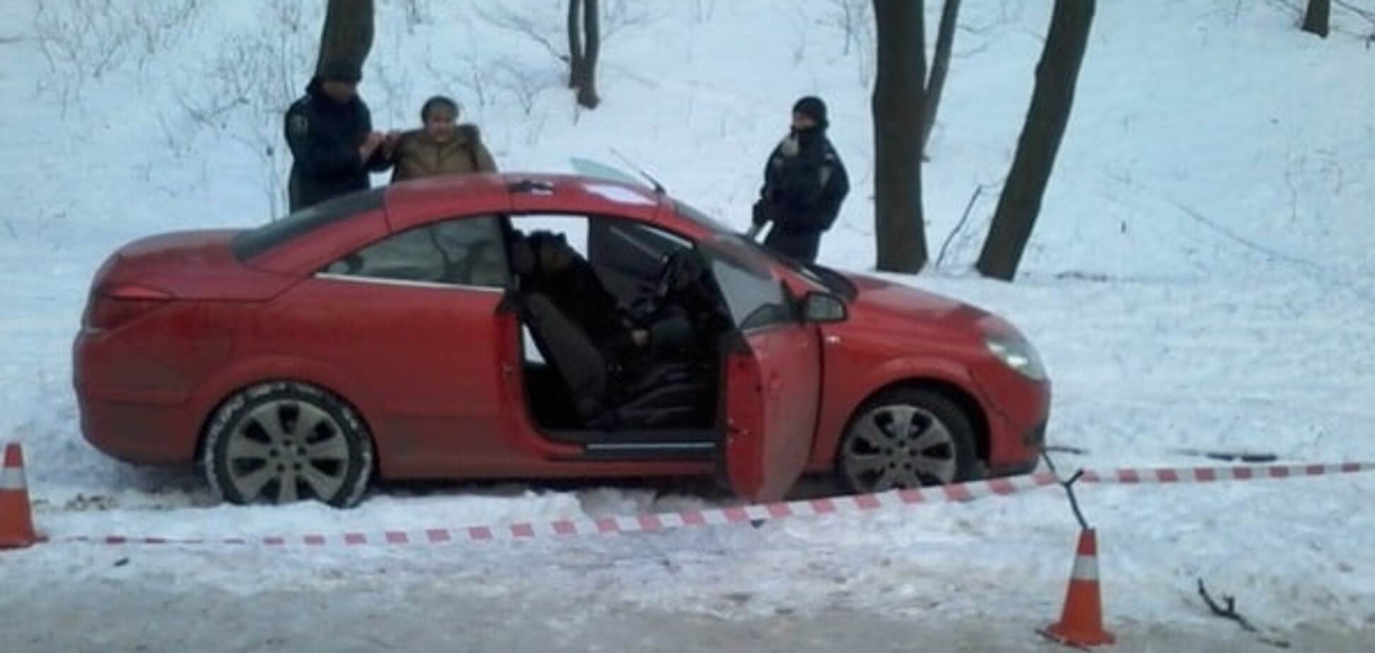 У Києві застрелився водій автомобіля: подробиці НП