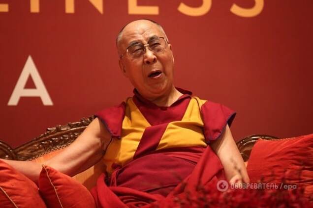 В США госпитализировали Далай-ламу