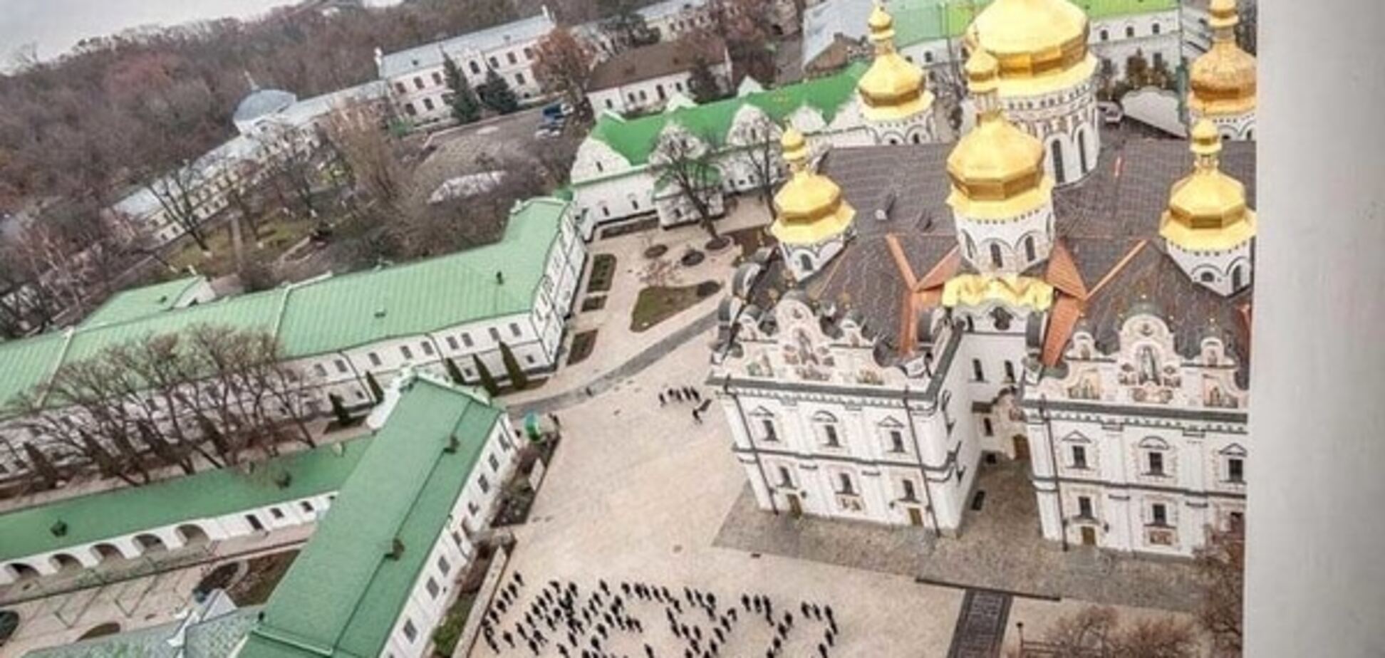 Рука Кремля? Петиция о передаче лавры Киевскому патриархату оказалась провокацией