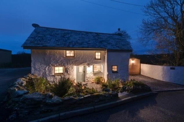 Супруги купили 300-летний дом и преобразили его: поразительные фото