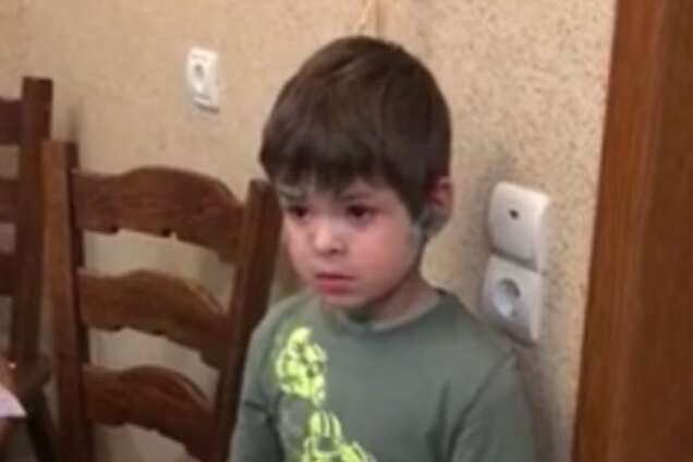 Она просто хотела есть! Соцсети взорвало видео о мальчике, защищавшем убитую мышку