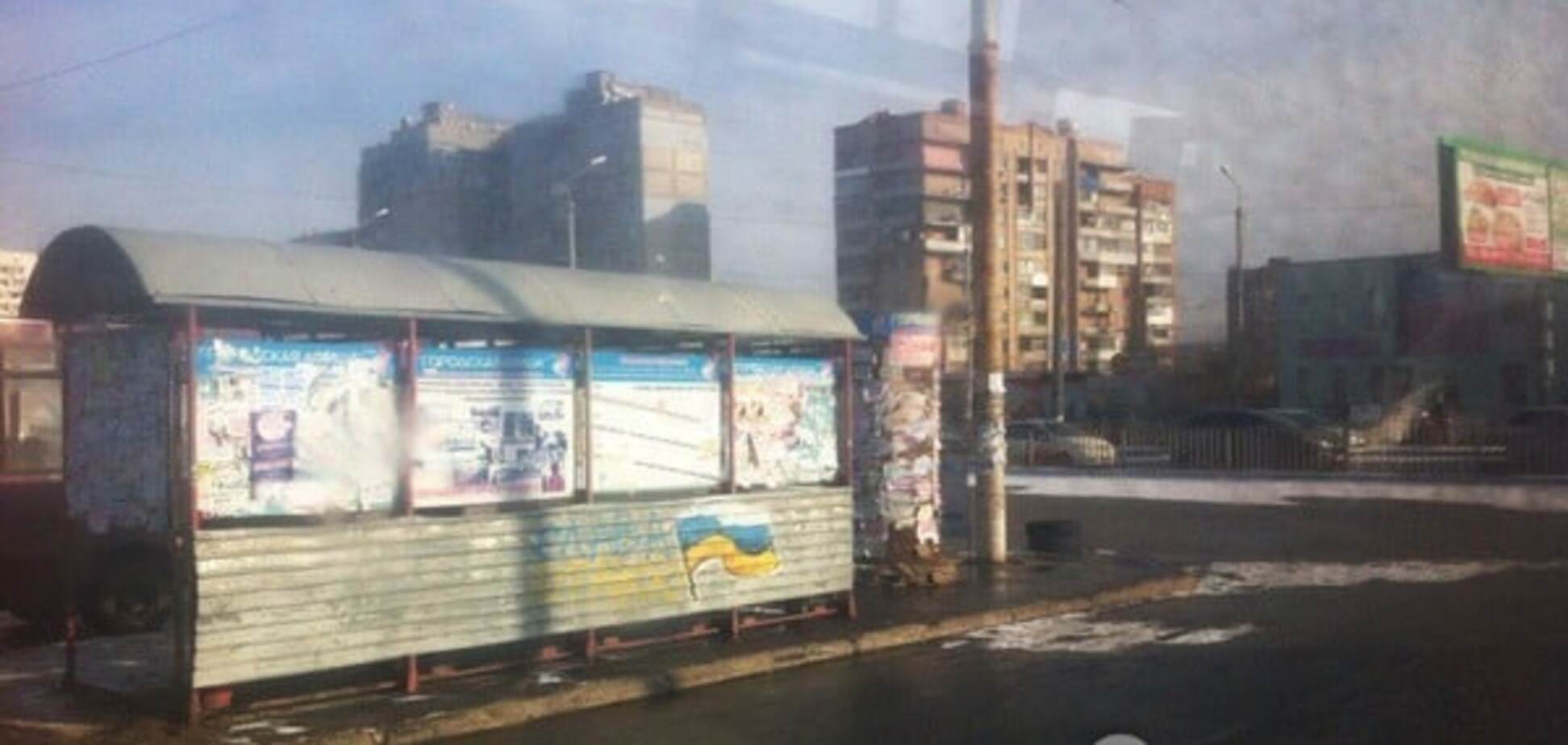 В Луганске флаги России и 'ЛНР' перекрашивают в украинские