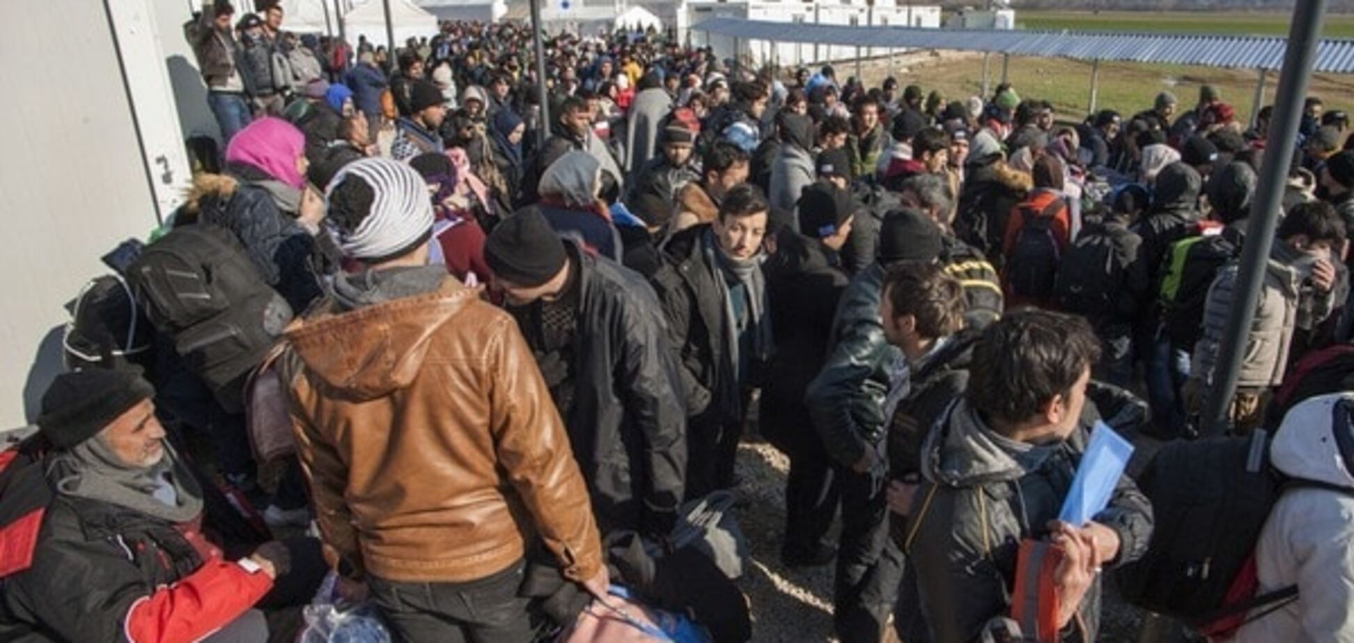 Не резиновая: еще одна европейская страна 'прикрыла' границы для беженцев