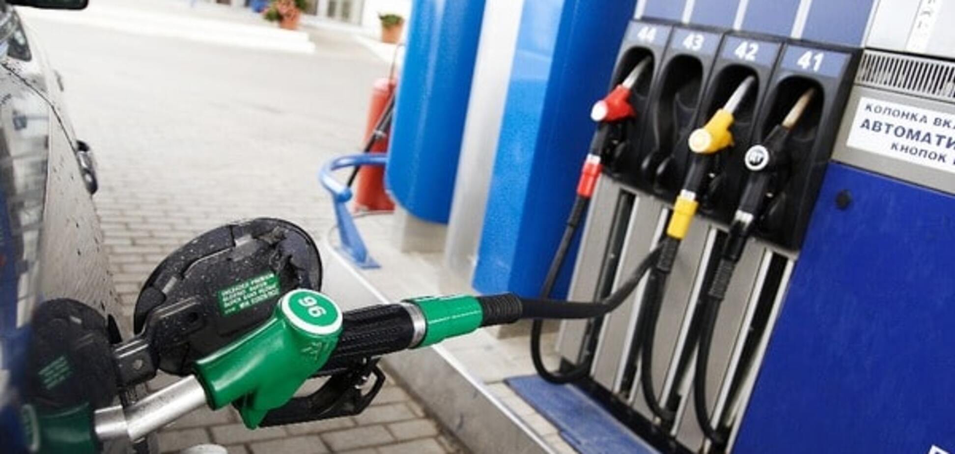 В правительстве Яценюка спрогнозировали падение цен на бензин
