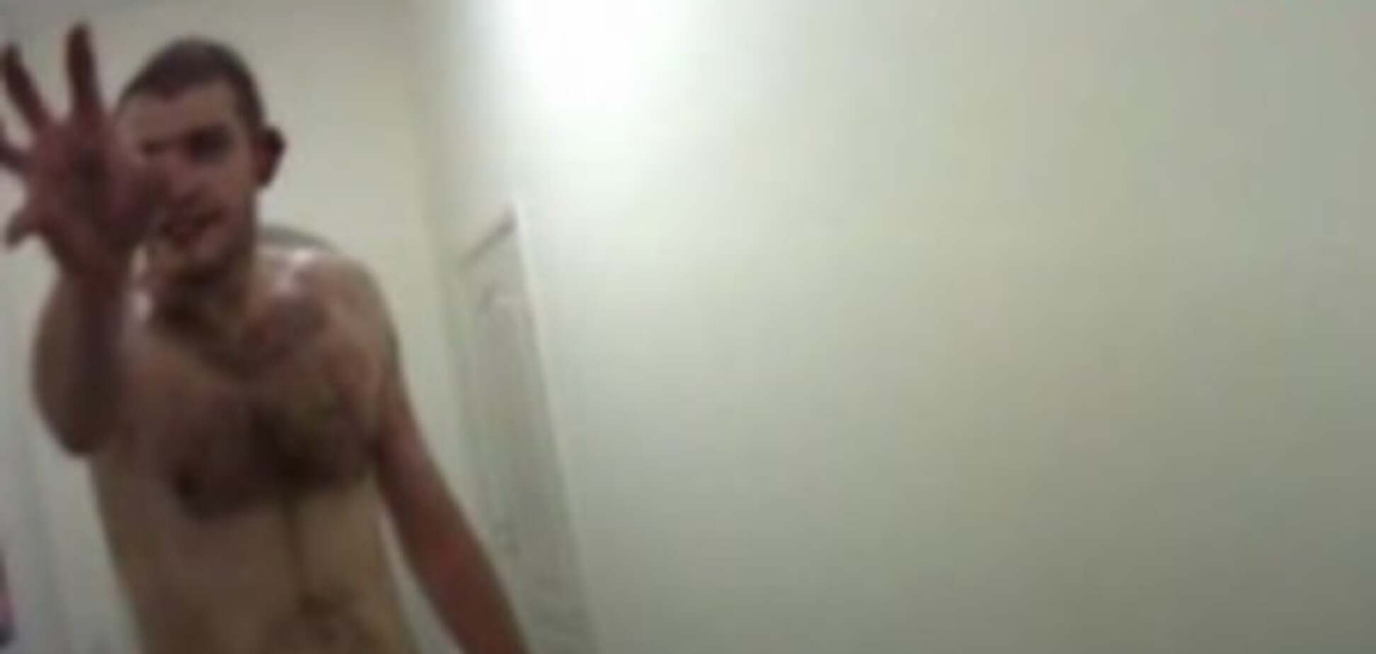 У Києві голий хлопець з відкушеним вухом влаштував дебош в поліції