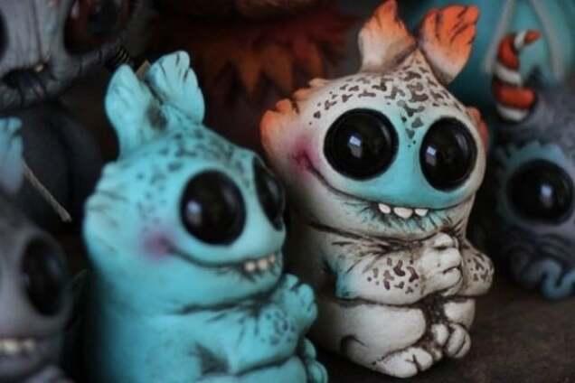 Дружелюбные монстры: фото удивительных фигурок от канадского скульптора