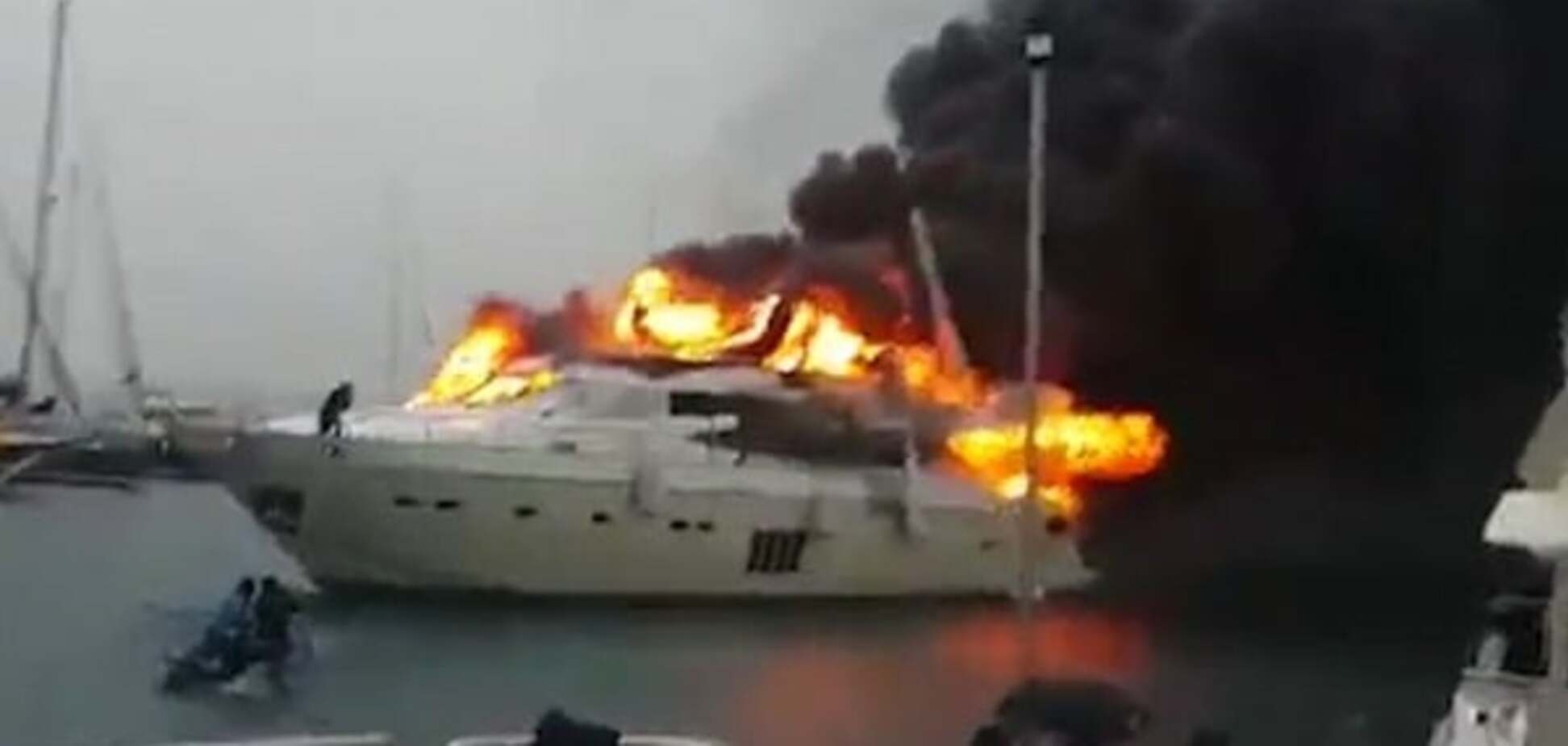 У Туреччині російському олігархові спалили яхту вартістю $5,7 млн: опубліковані фото і відео