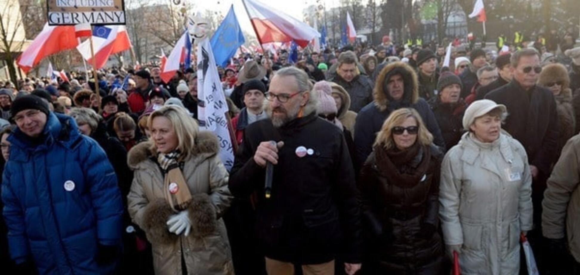 Польшу охватили массовые протесты против правительства