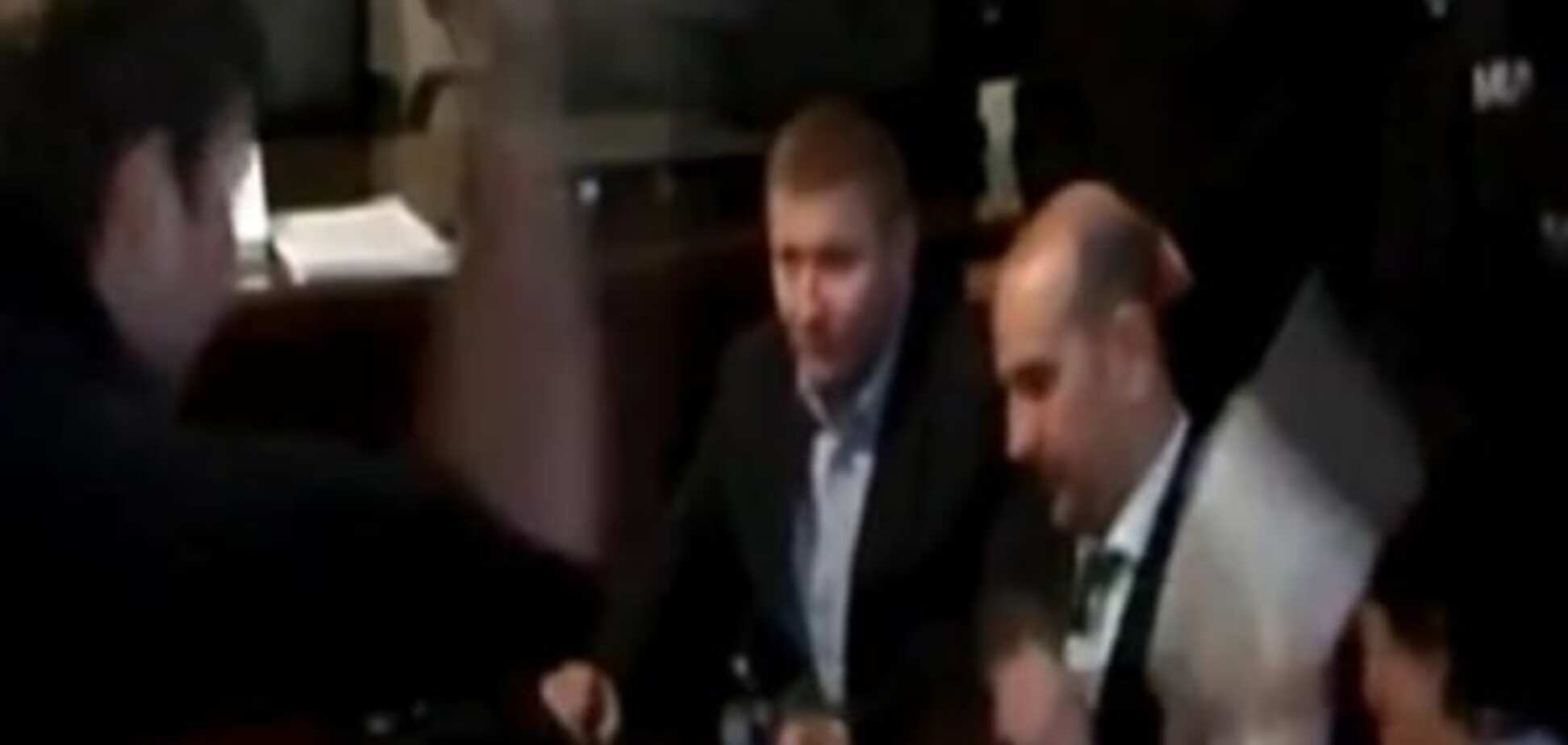 Парасюк потрапив під слідство прокуратури через кинуту склянку: опубліковано відео 