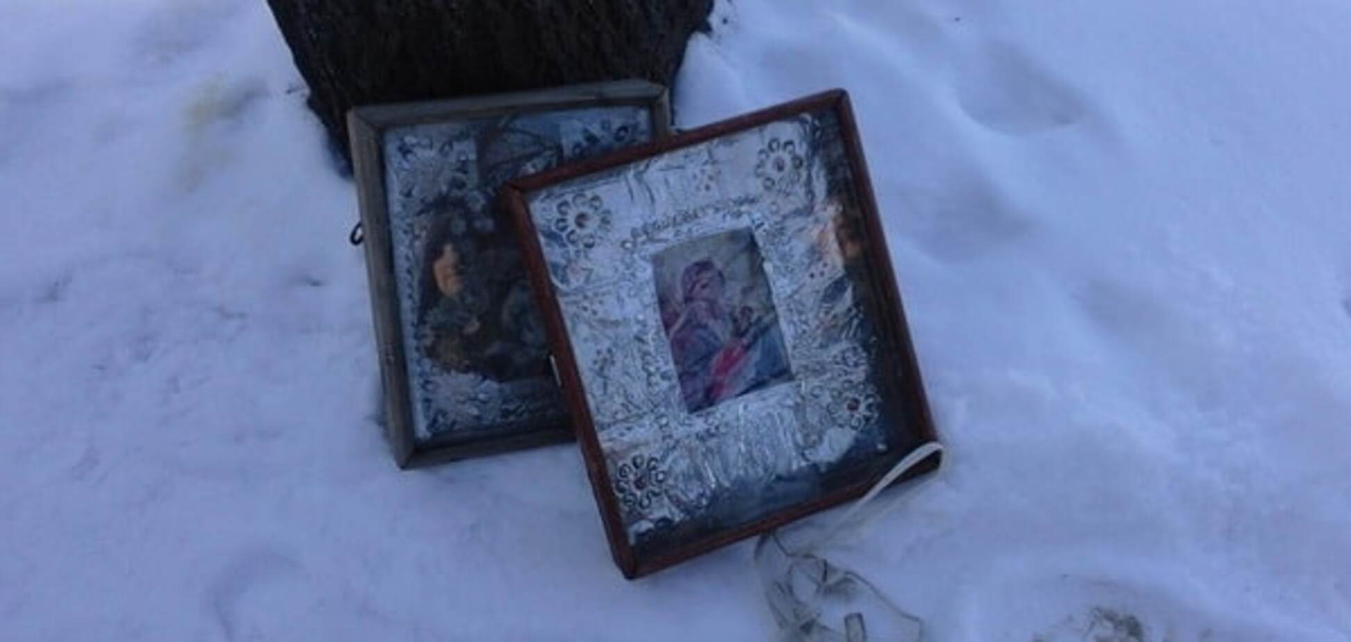 В Житомире попы УПЦ МП порезали крест и выбросили иконы Киевского патриархата