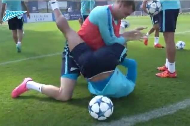 Футболисты 'Зенита' сошлись в 'смертельной схватке' на сборах в Катаре: видеофакт