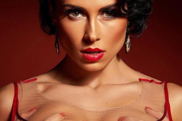 Красуня Нана з групи NikitA збільшила собі груди: фотофакт