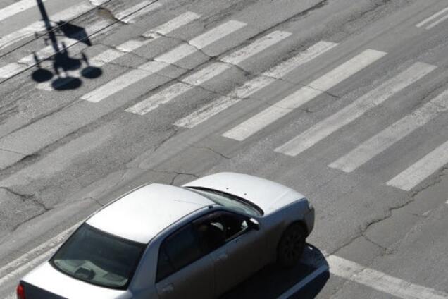 Замминистра молодежи и спорта сбил на 'зебре' женщину