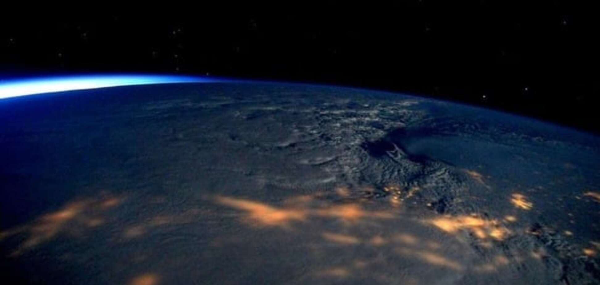 В сети показали, как выглядит 'буря столетия' из космоса