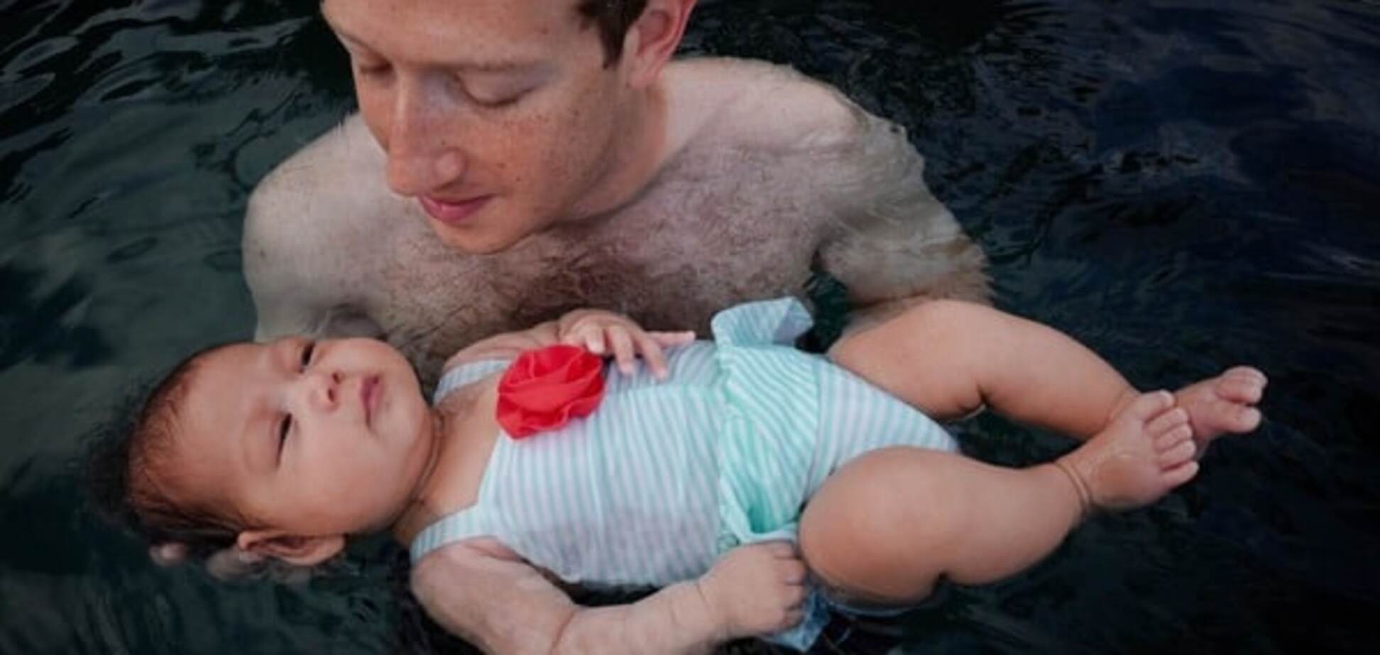 Папина радость: Цукерберг показал первое купание с дочерью