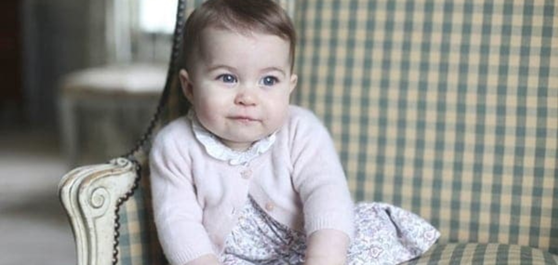 Восьмимесячная принцесса Шарлотта стала музой дизайнера одежды