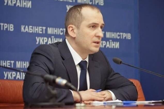 Експерт про відкликання Павленка: Україна не в тому положенні, щоб прибирати людину з мізками  