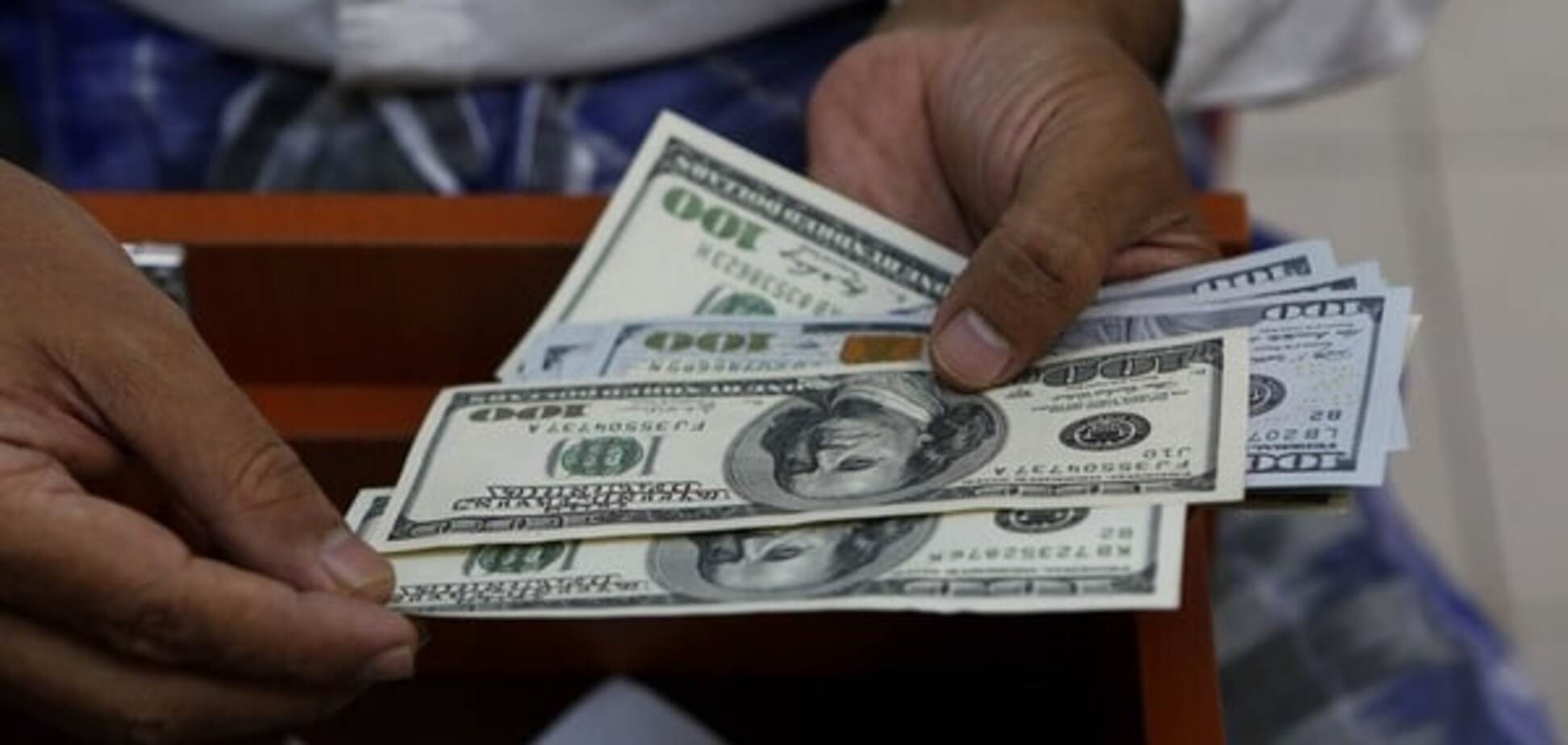 Безбожный 'бакс': с долларов может исчезнуть религиозный девиз США