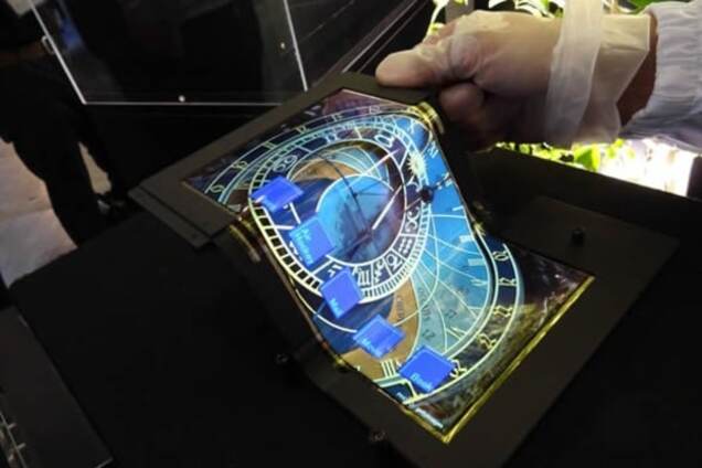 Apple работает над созданием 'обертываемого' дисплея на основе светодиодной технологии