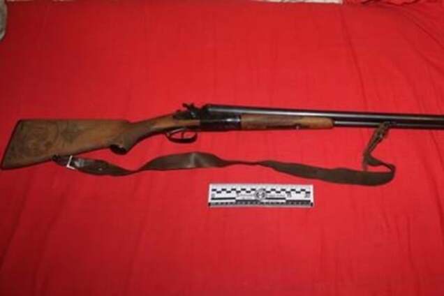 На Киевщине хозяин дома тяжело ранил грабителя