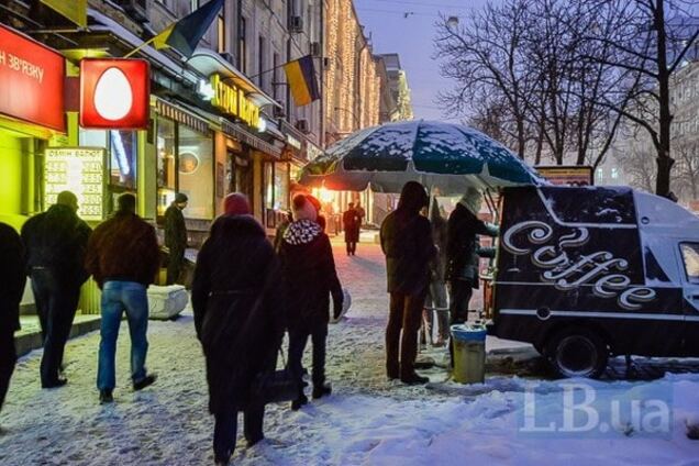 Киев замело: опубликованы фотографии заснеженной столицы