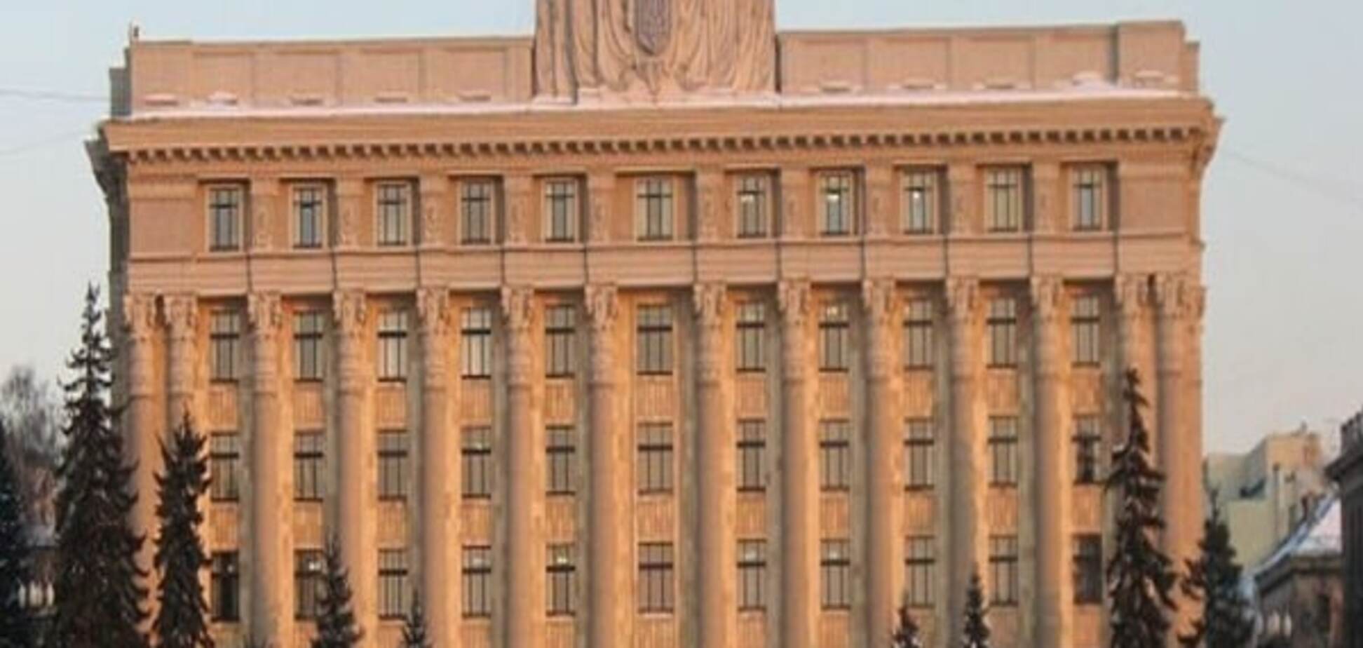 Ищут 4 бомбы: из Харьковской облгосадминистрации эвакуировали людей