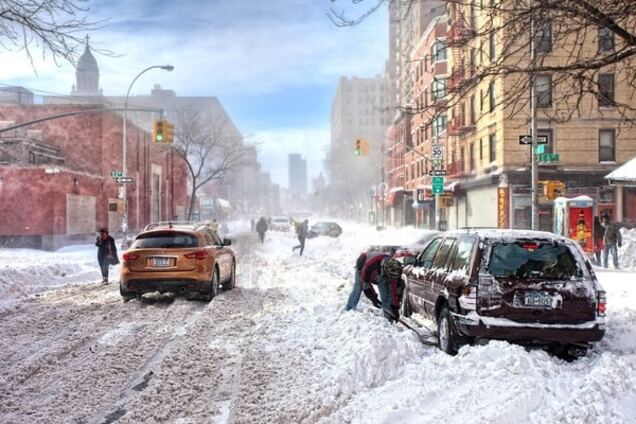 Автохамам на заметку: из-за снега Киев 'зачистили' от неправильно припаркованных авто