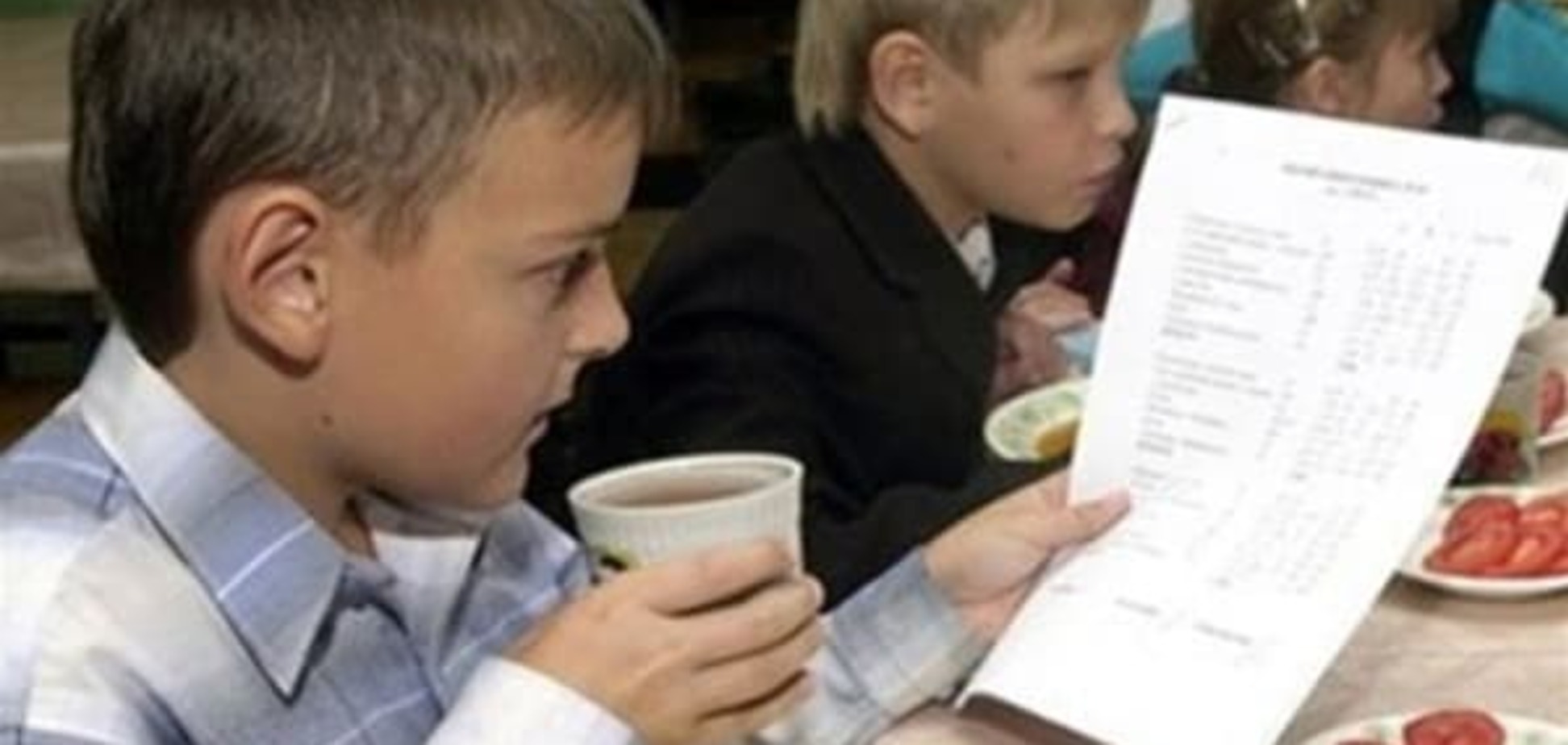 Детей накормят: в Киеве вернули бесплатные обеды для школьников